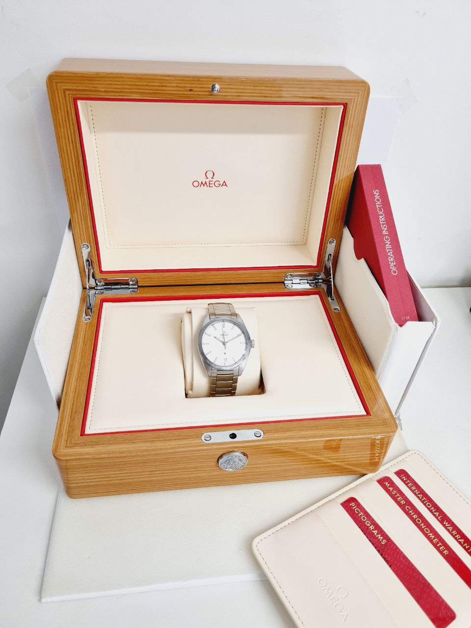 Omega - Globemaster Constellation - Ref. 130.30.39.21.02.001 - Full Set