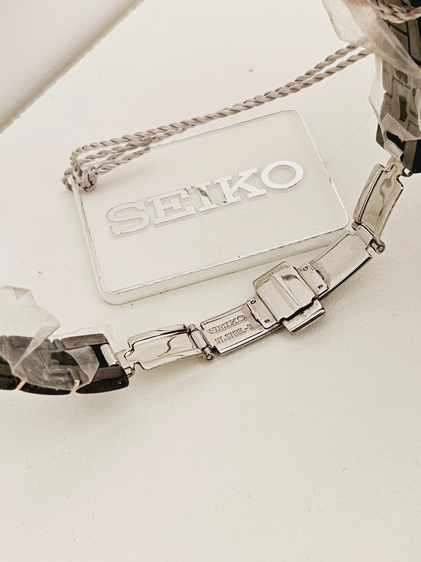 Seiko Lady SUJ598P1 362706 Ceramic Quartz NOS