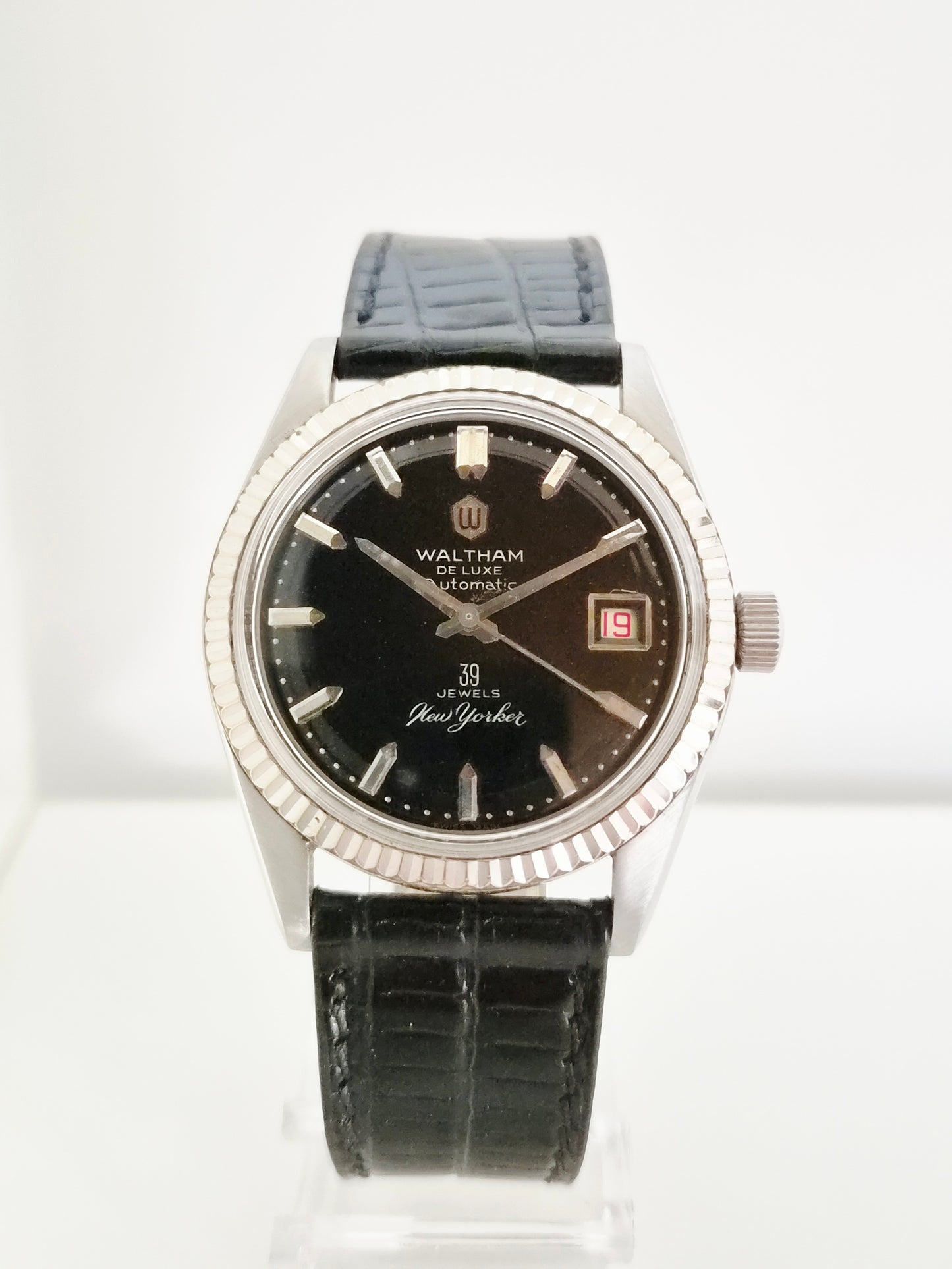 Waltham Deluxe - New Yorker - Automatic Dress Watch - 1960's