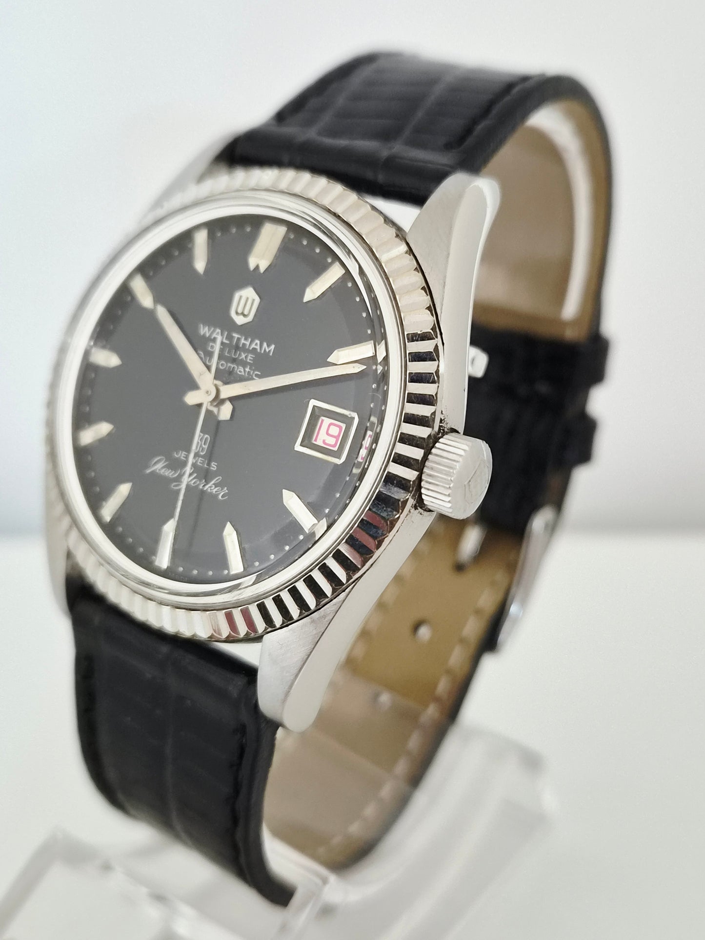 Waltham Deluxe - New Yorker - Automatic Dress Watch - 1960's
