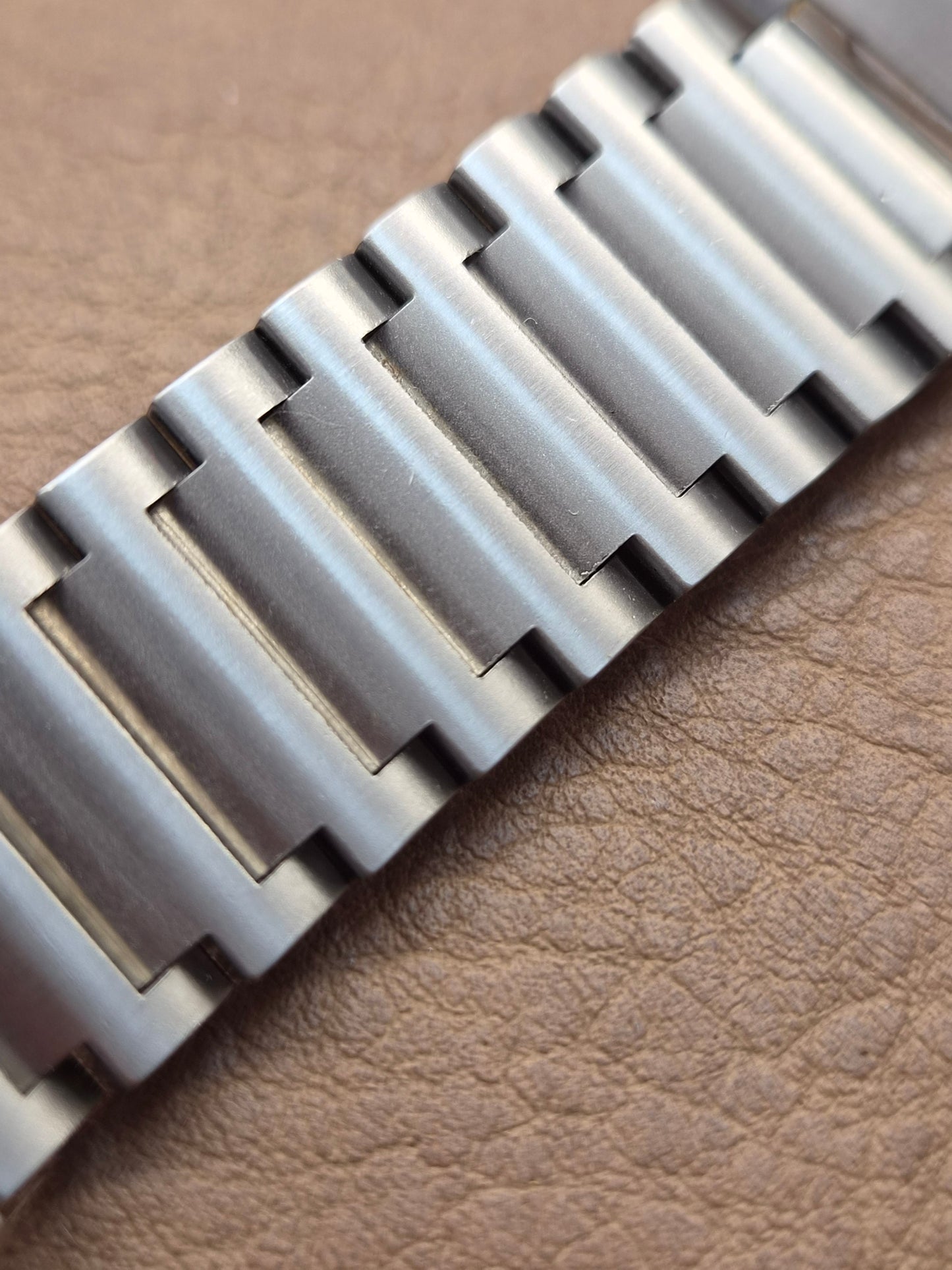 Bracciale Rado - Acciaio Vintage - 19,5 mm - Finali Curvi- Maglia a Vite