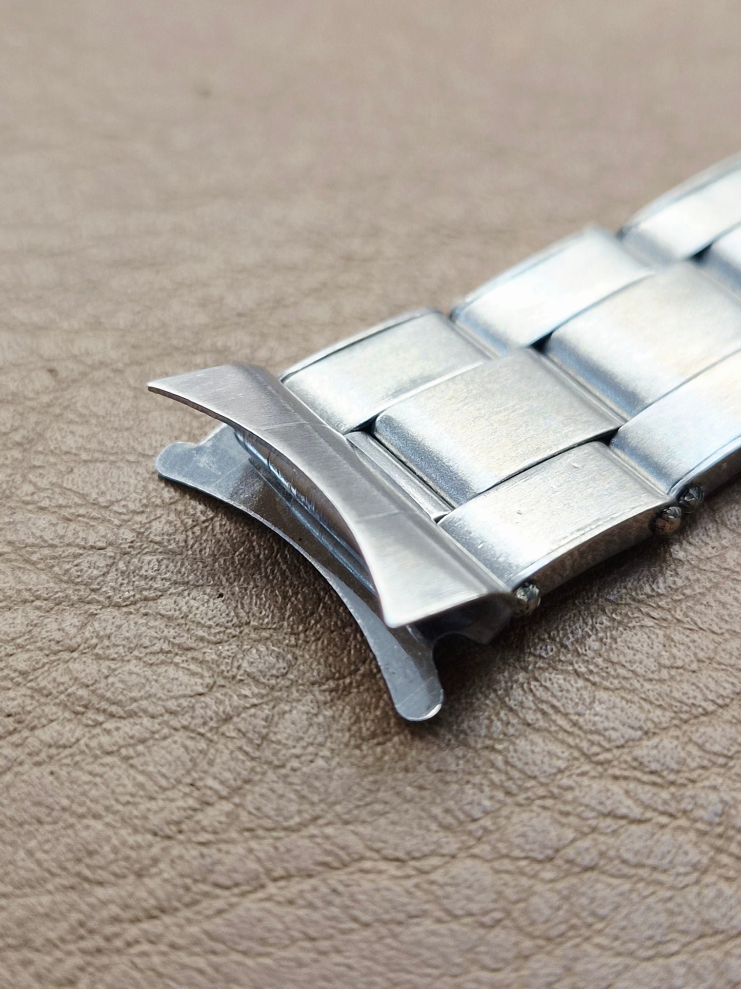 Bracciale Oyster - Rivetti - Finali Curvi - Acciaio Vintage - 18 mm