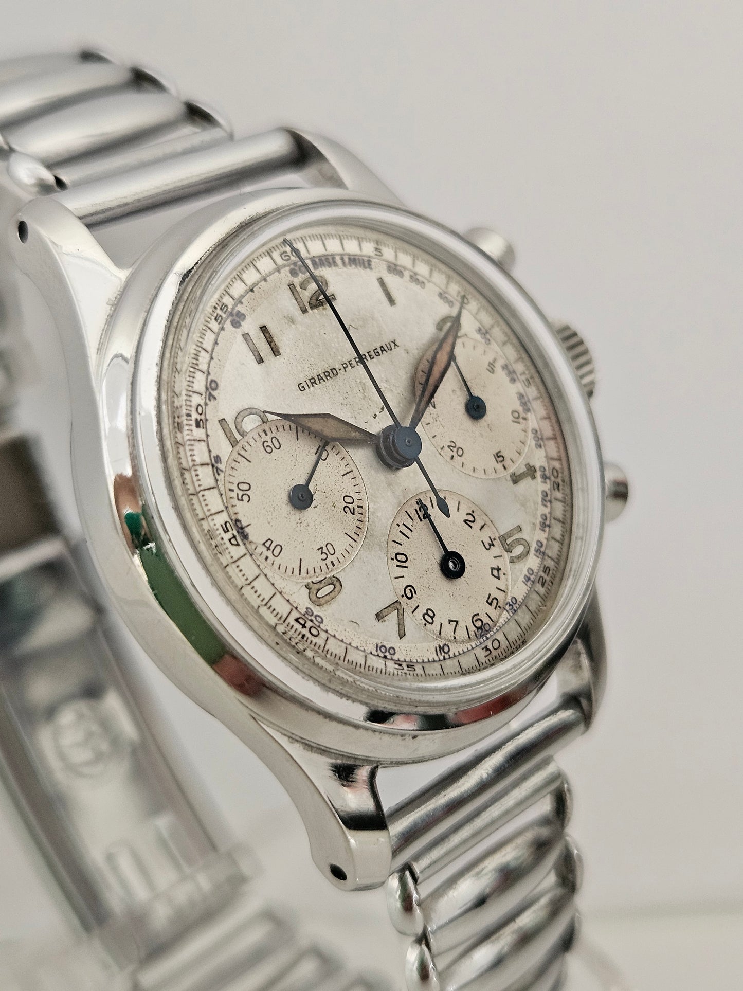 Girard Perregaux – Compax Ref. 22209 Chronograph – Cal. Universal Genève 281